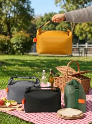Wholesale Minimalist Insulated Lunch Pouch | Bulk Lightweight Polyester Picnic Cooler Bag with Quick-Release Buckle Handle (OEM/ODM)