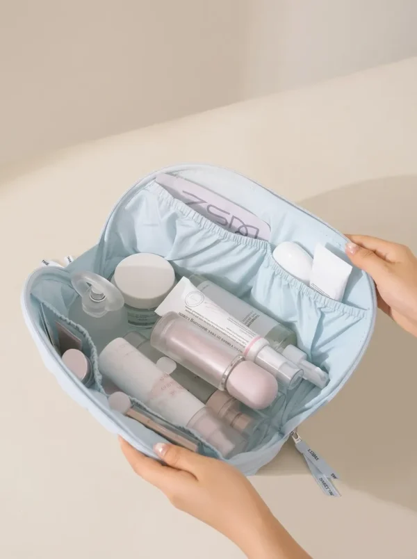 Wholesale Custom Heart Quilted Nylon Cosmetic Toiletry Bag with Butterfly Embroidery (OEM / ODM)